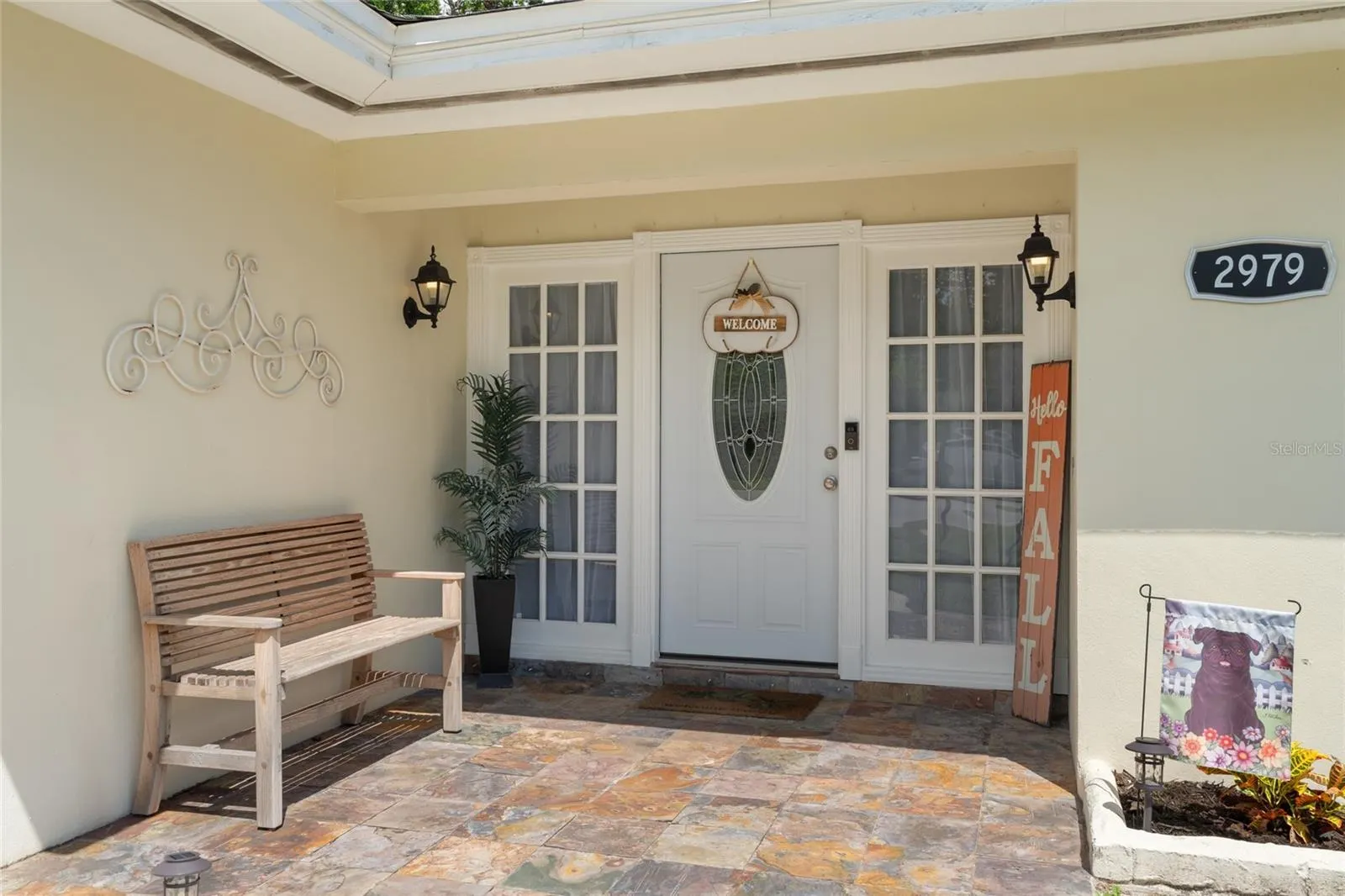 2979 DEL RIO DR