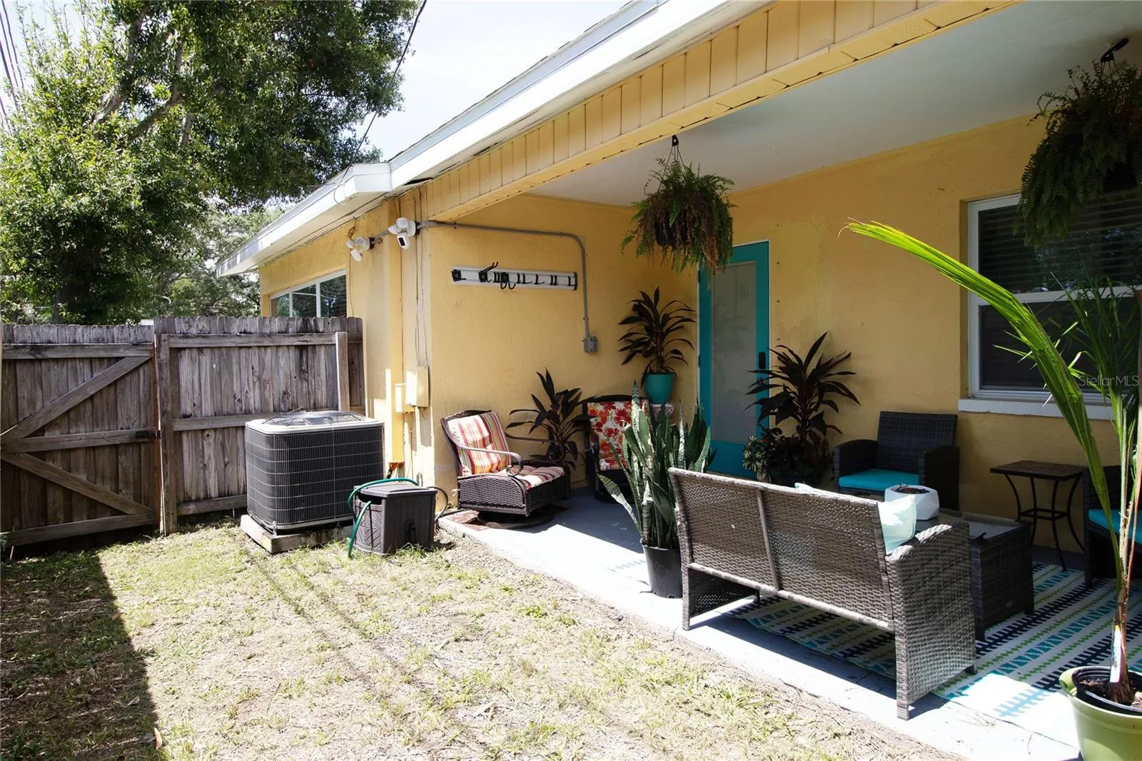 1635 GLADYS ST #1, #1