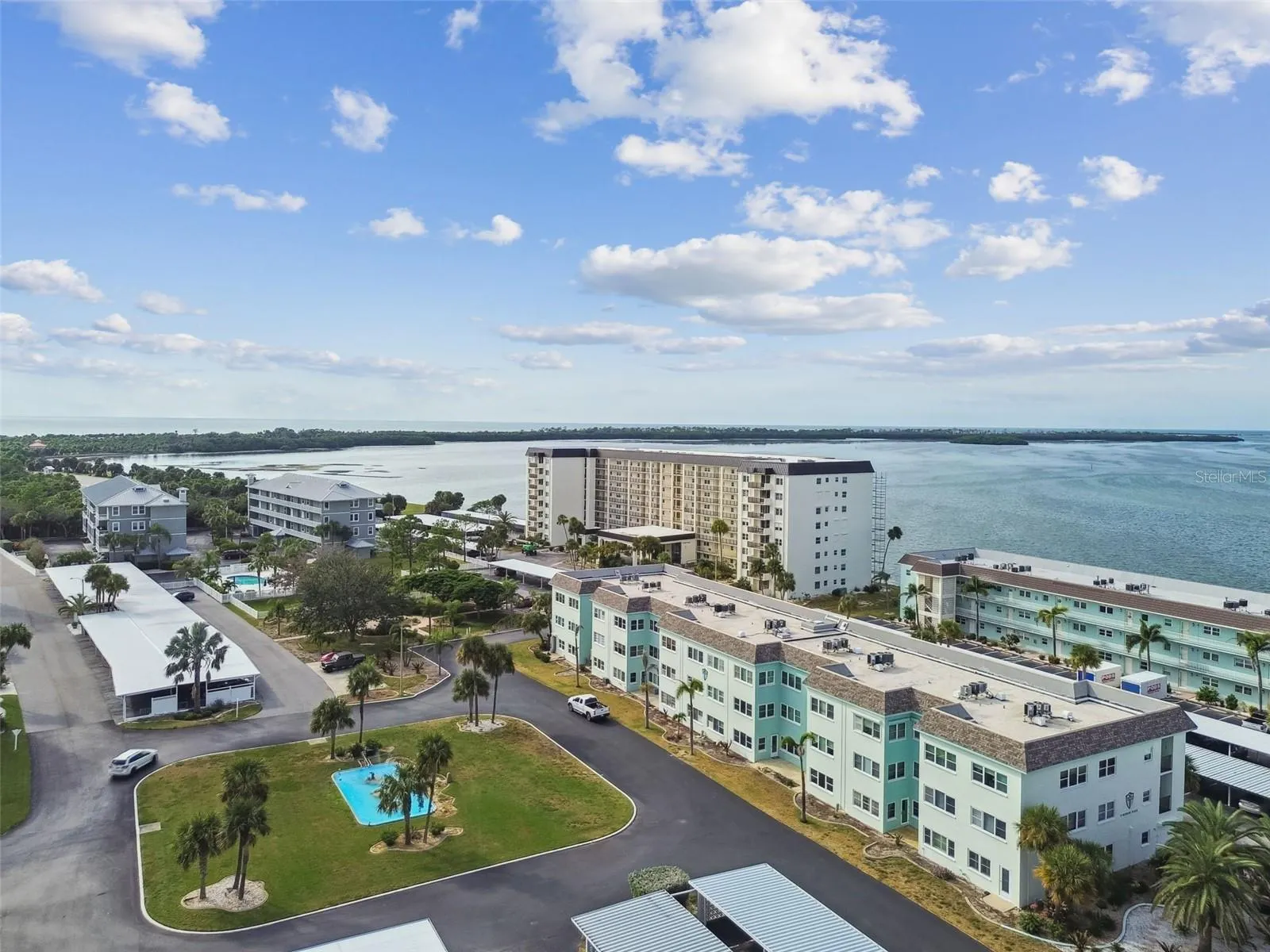 8 GLENCOE PL #307, #307