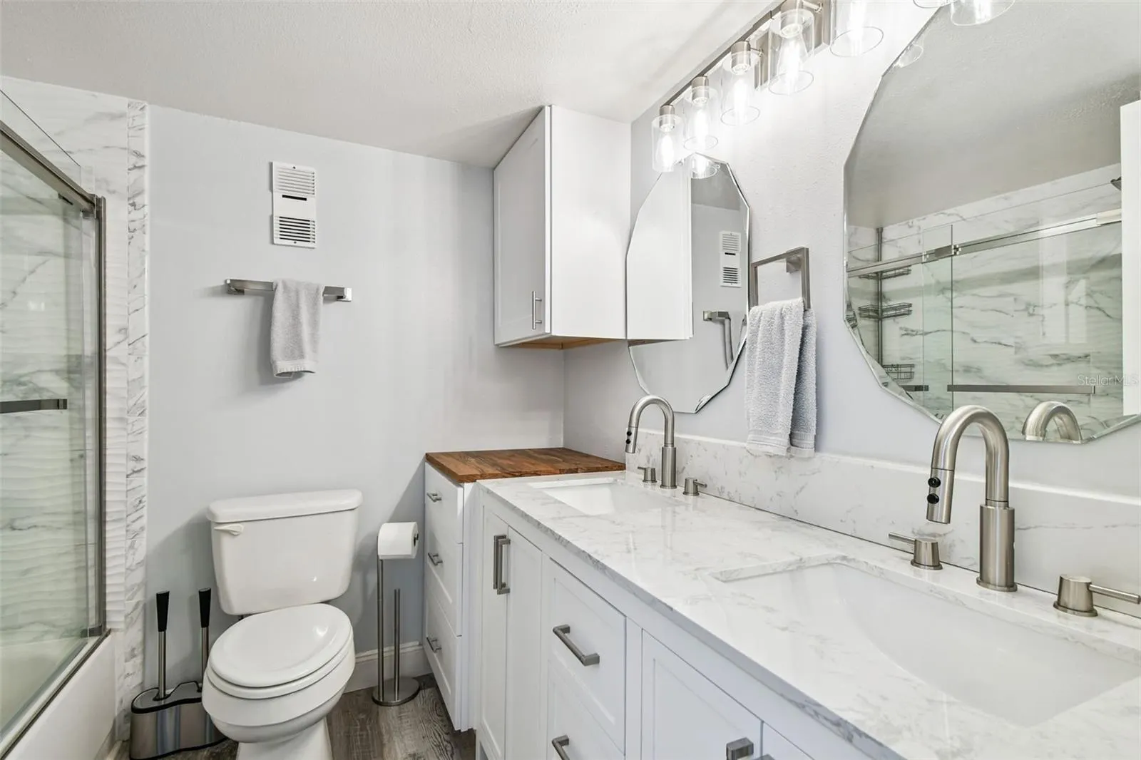 8 GLENCOE PL #307, #307