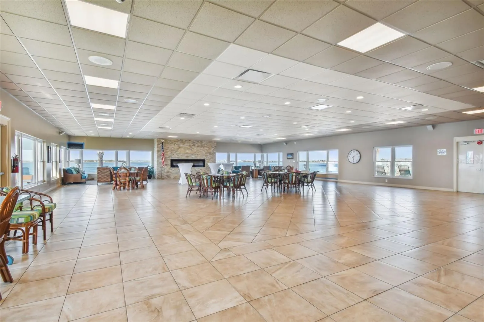 8 GLENCOE PL #307, #307