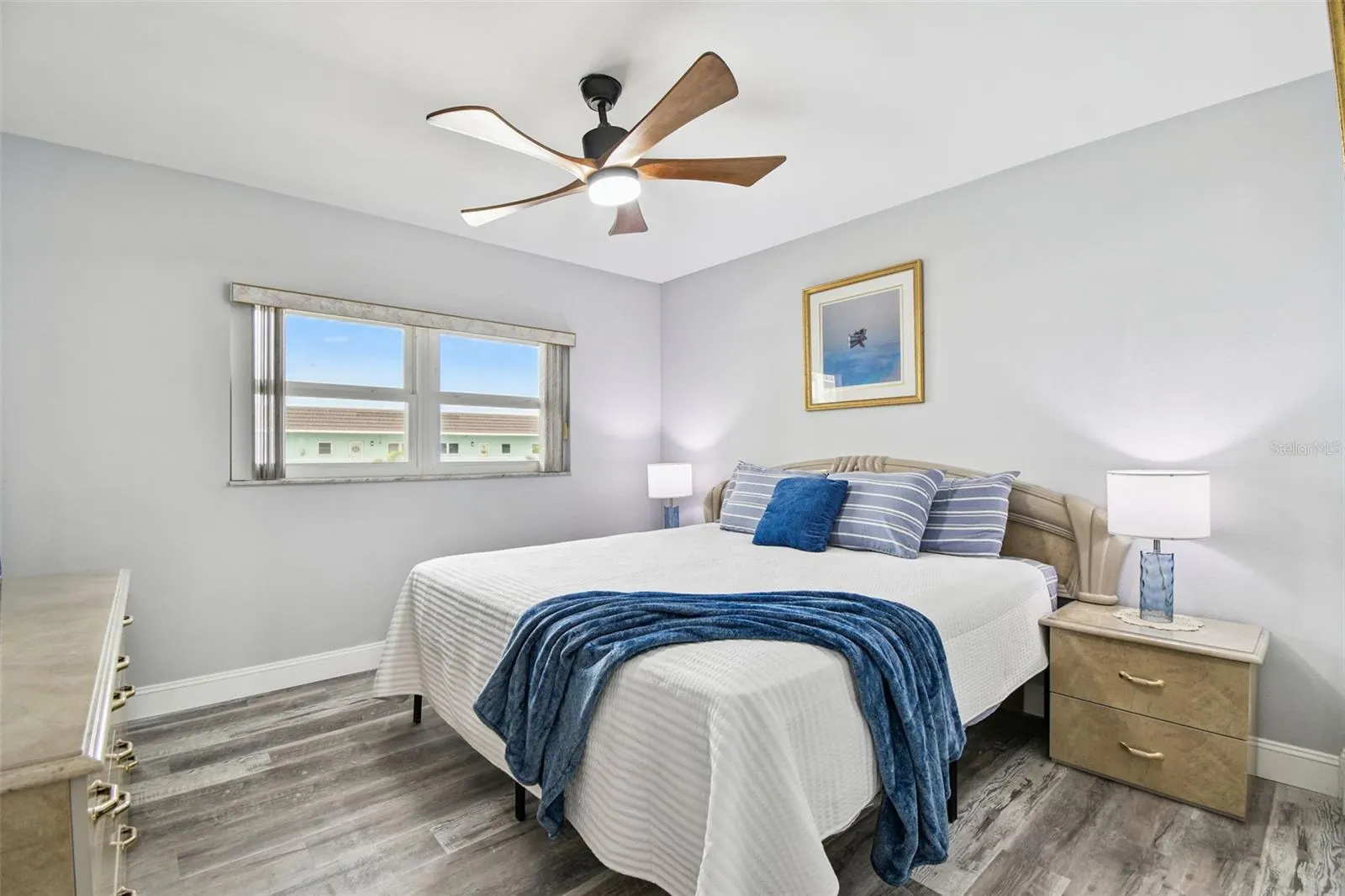 8 GLENCOE PL #307, #307