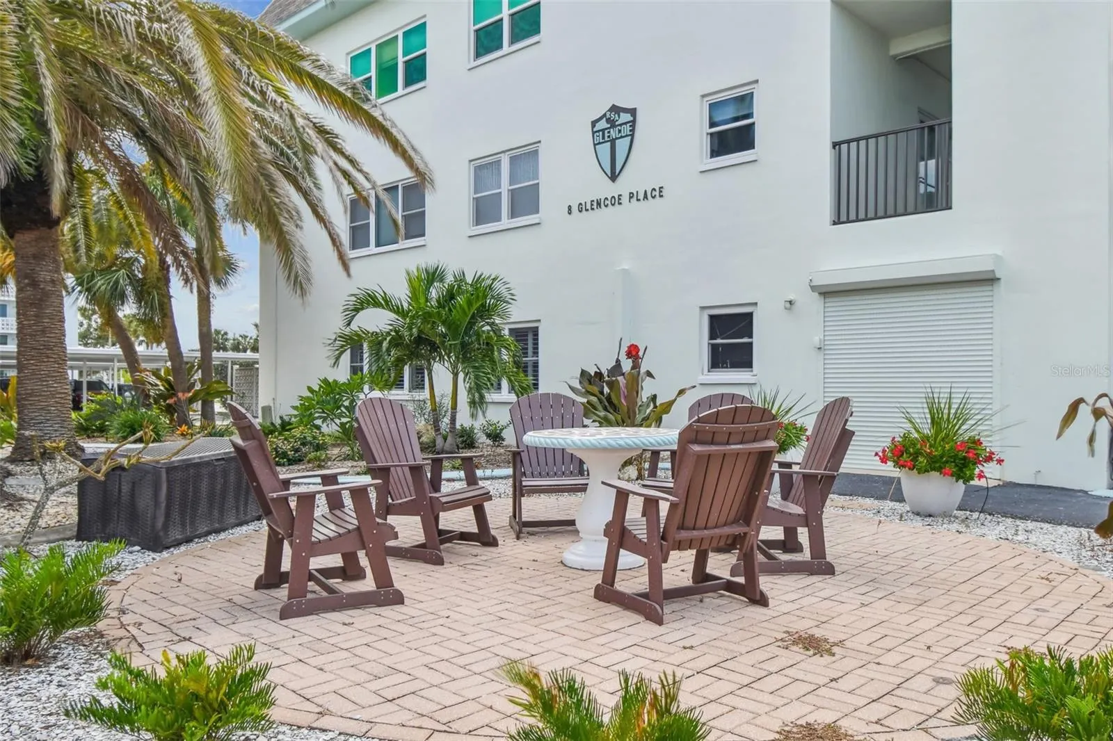 8 GLENCOE PL #307, #307