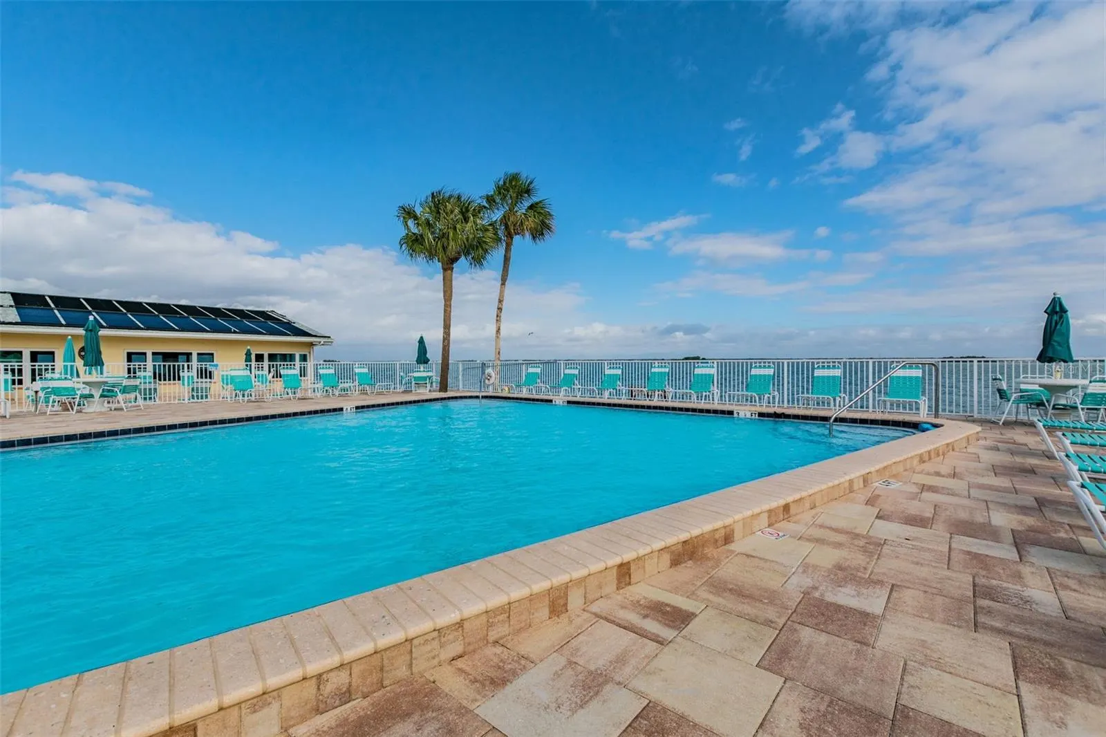 8 GLENCOE PL #307, #307
