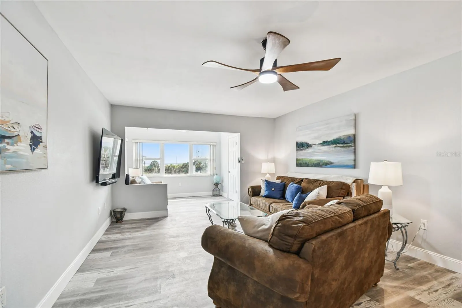 8 GLENCOE PL #307, #307