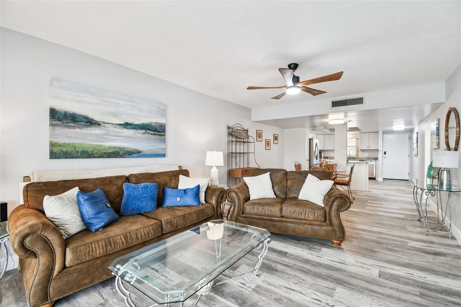 8 GLENCOE PL #307, #307