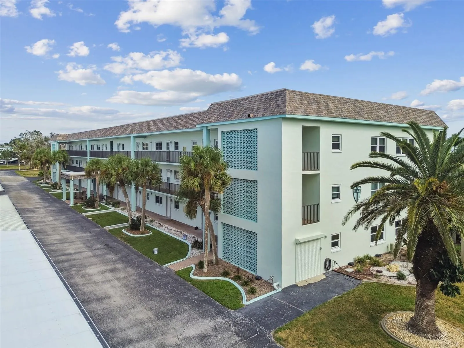 8 GLENCOE PL #307, #307