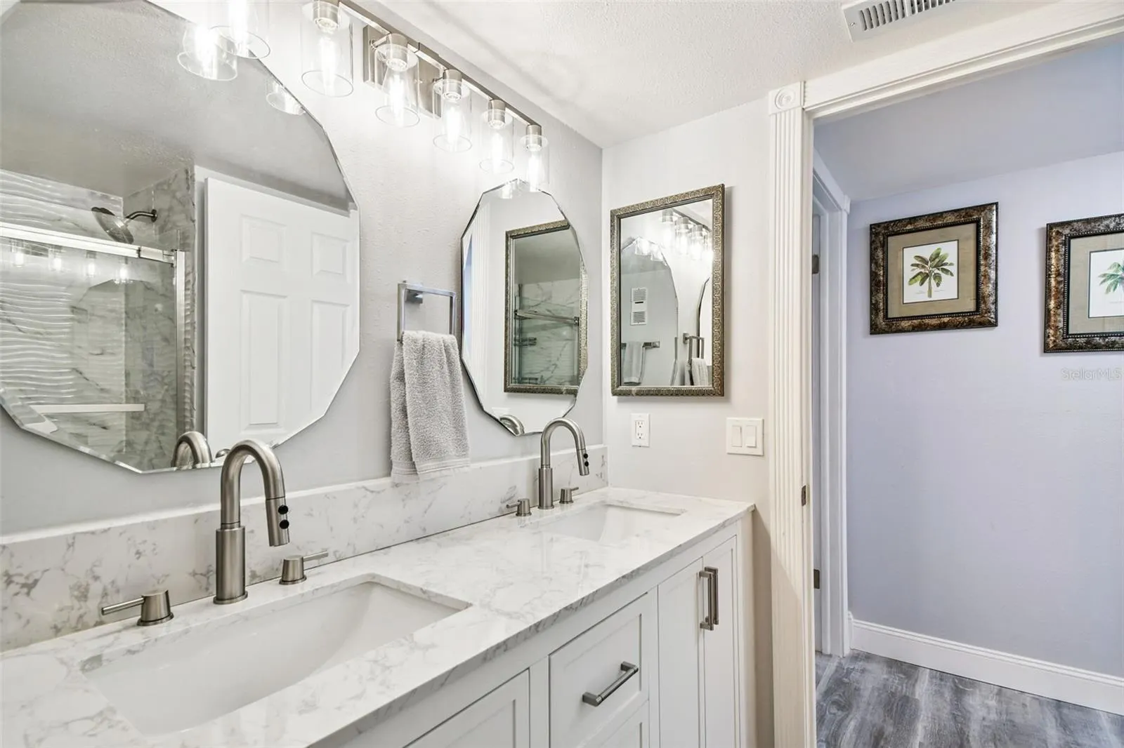 8 GLENCOE PL #307, #307