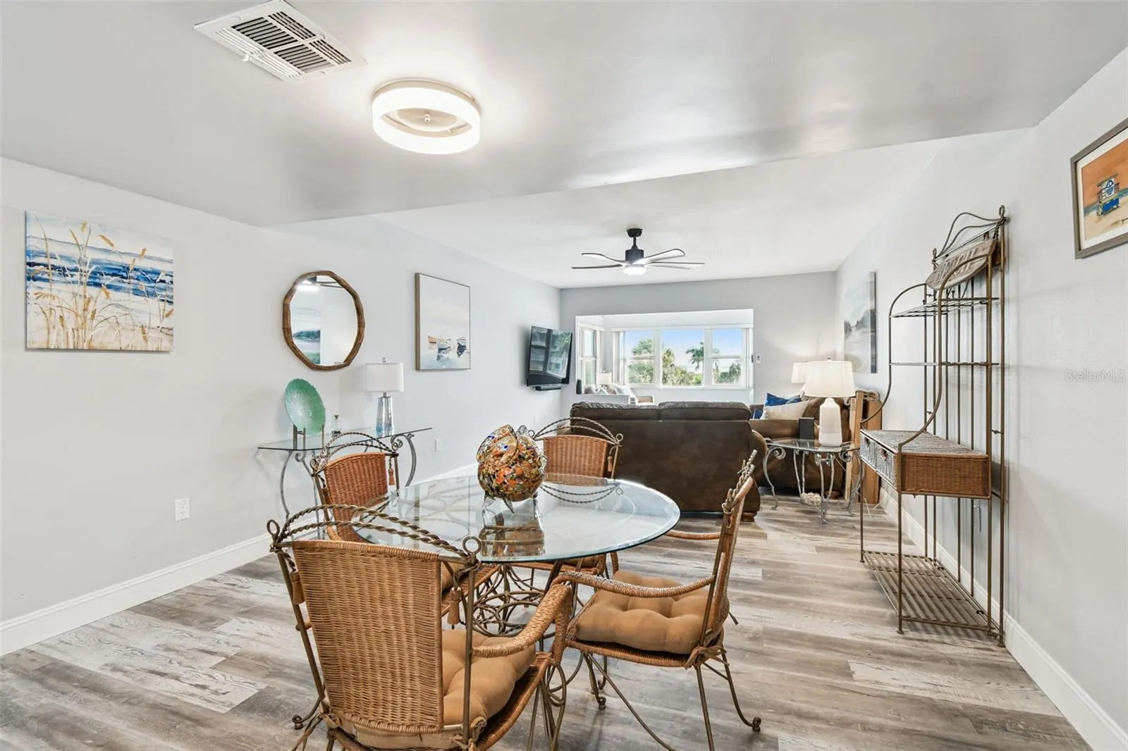 8 GLENCOE PL #307, #307