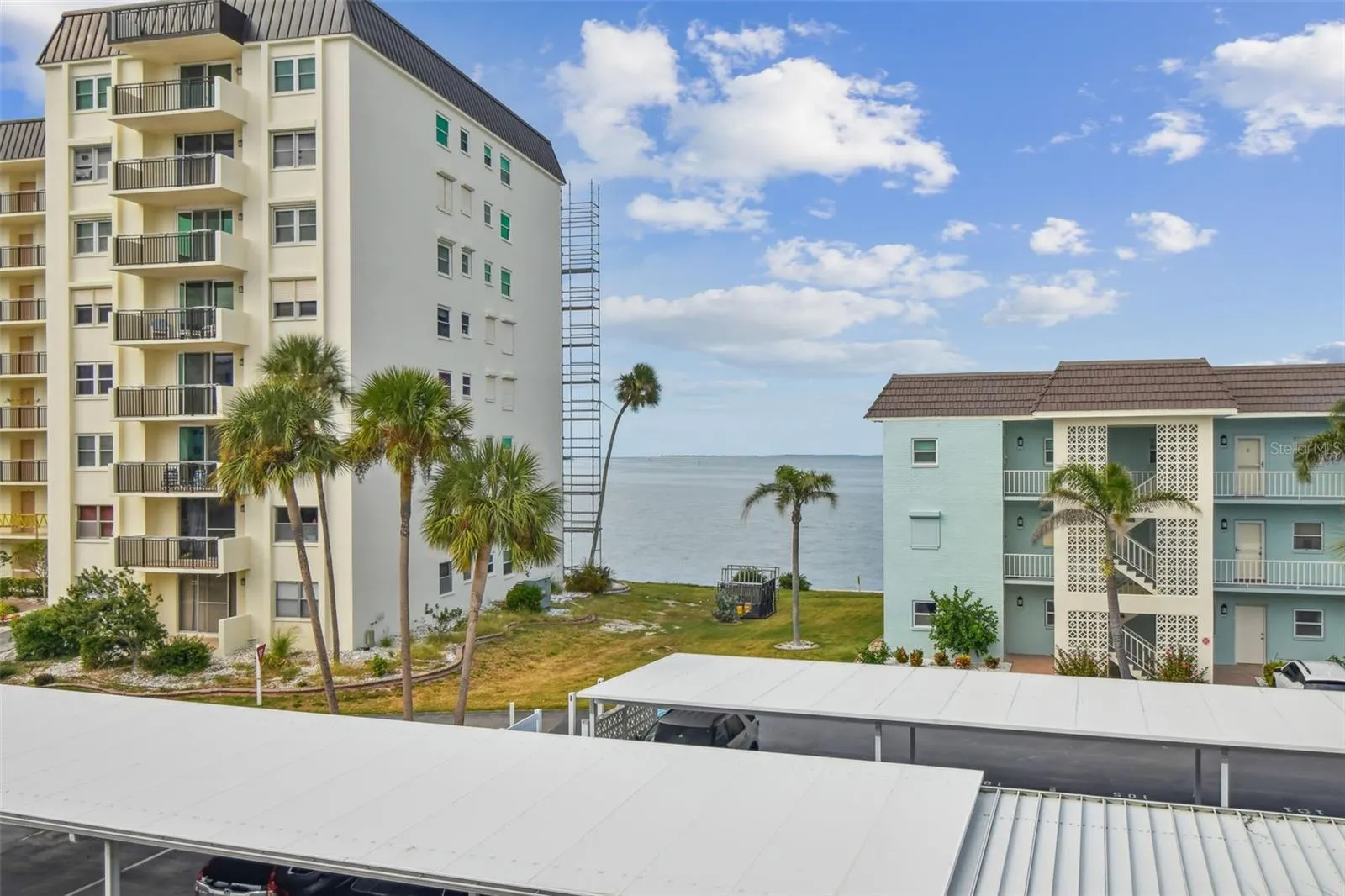 8 GLENCOE PL #307, #307