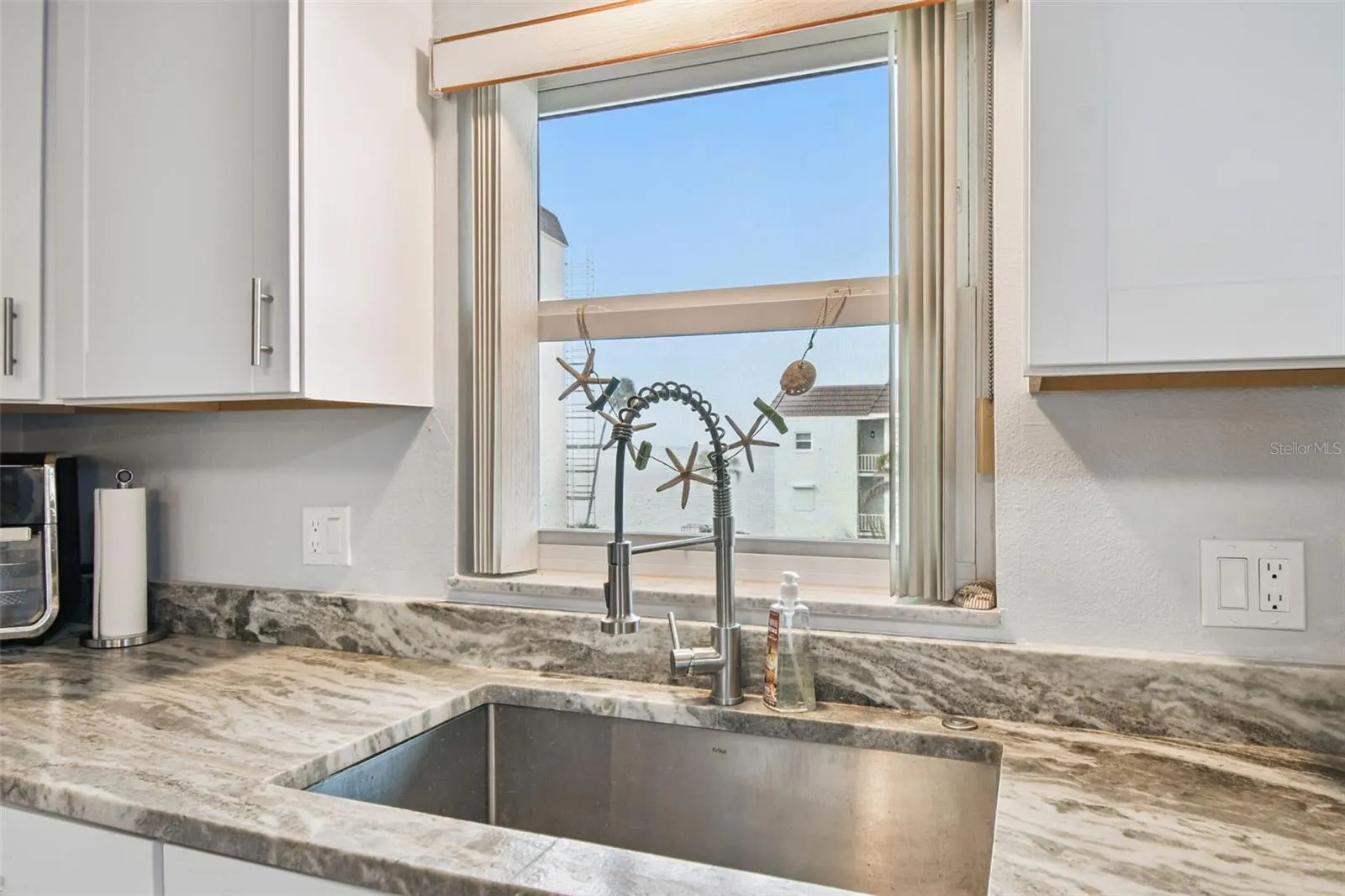 8 GLENCOE PL #307, #307