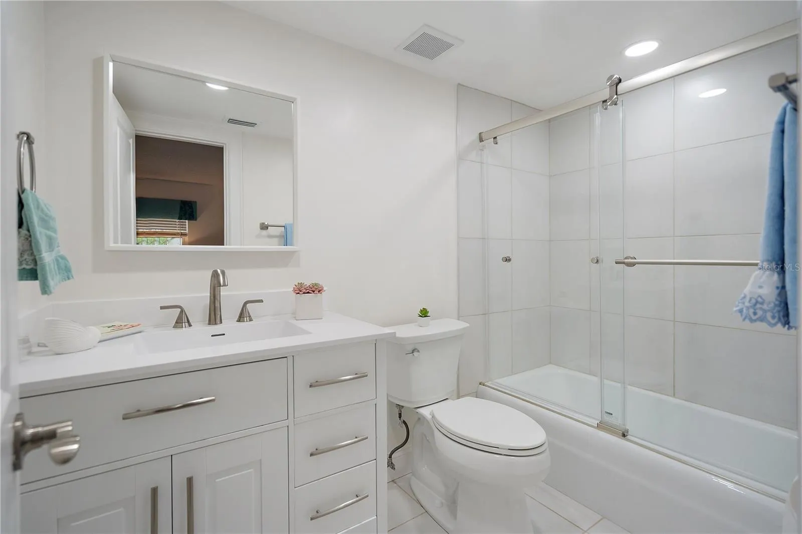 131 BLUFF VIEW DR #109, #109