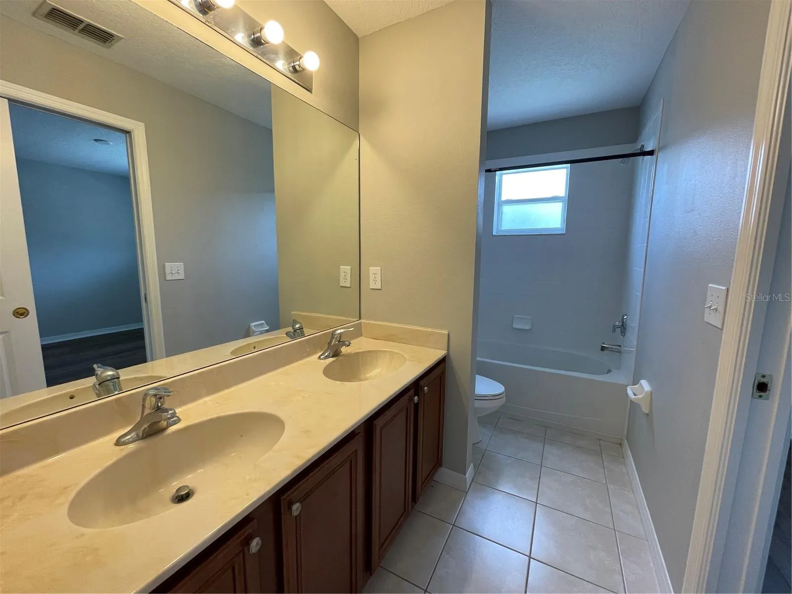 20438 NEEDLETREE DR