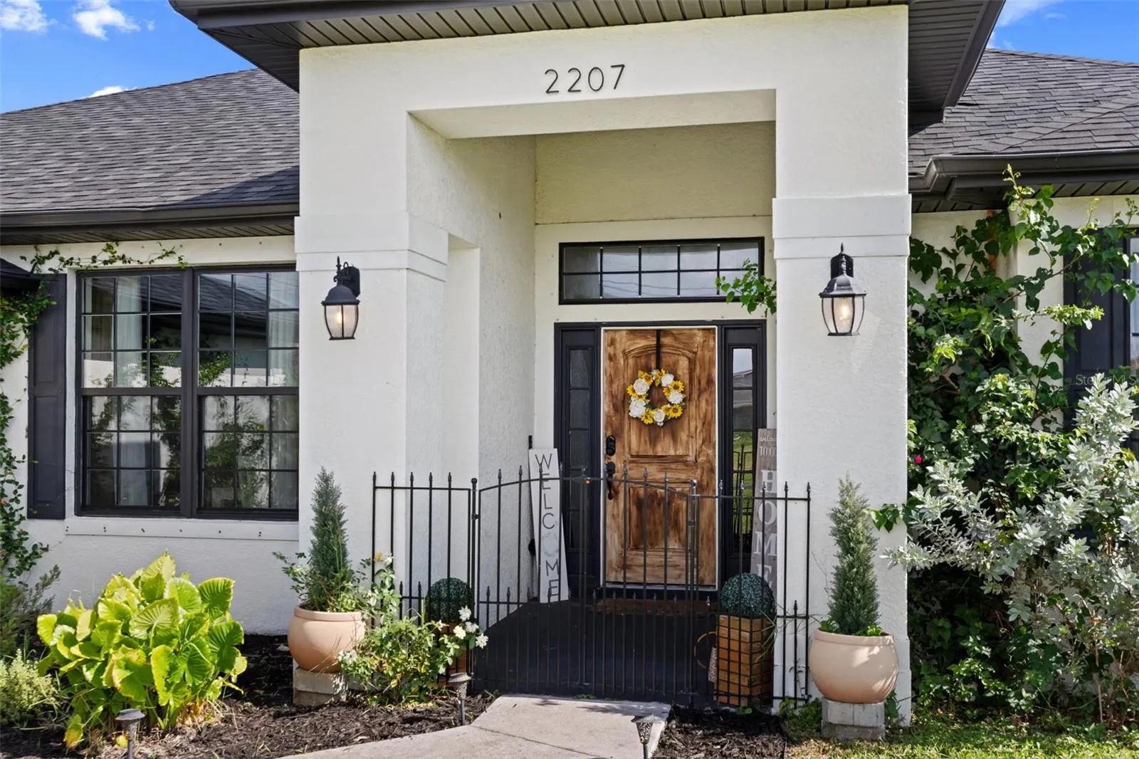 2207 NE 34TH TER