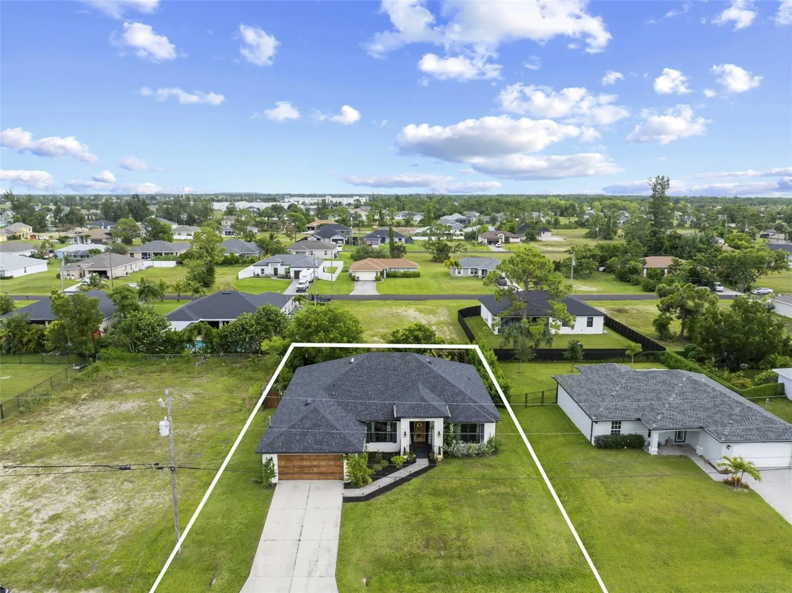 2207 NE 34TH TER