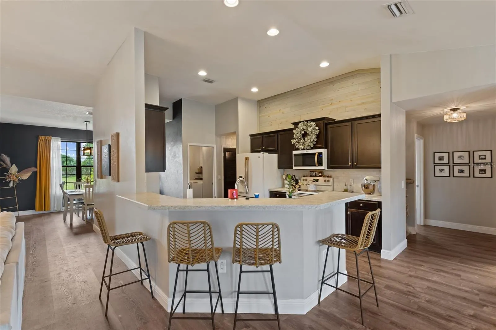 2207 NE 34TH TER
