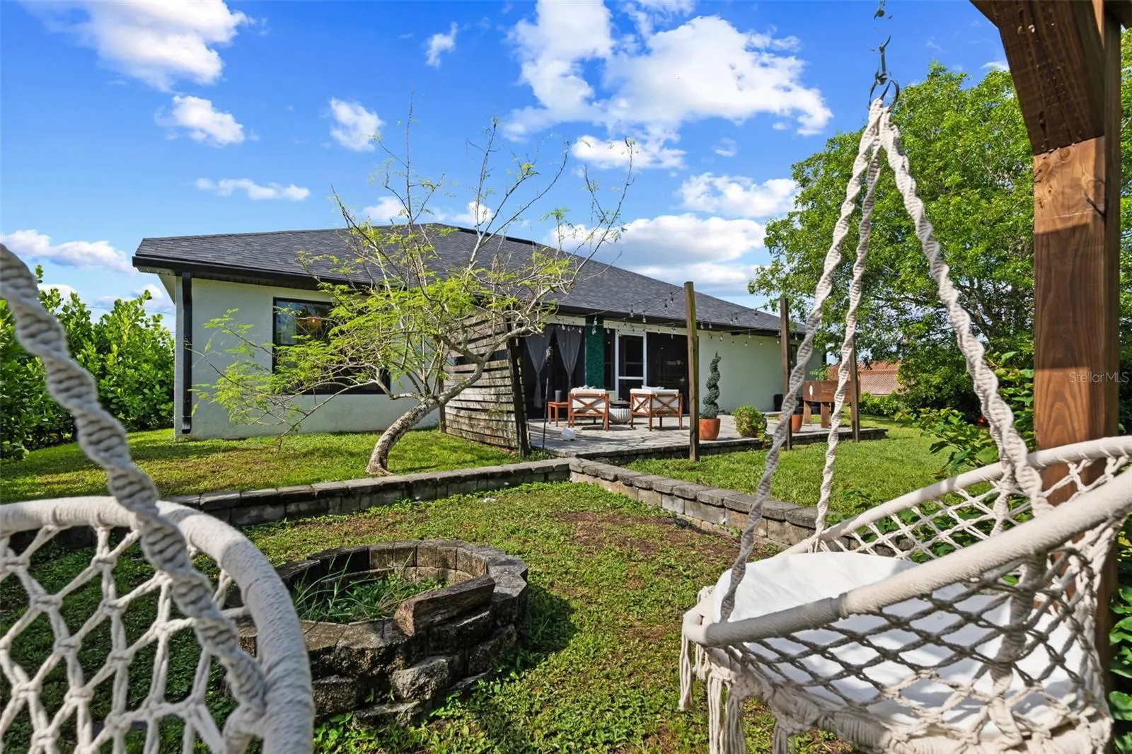 2207 NE 34TH TER