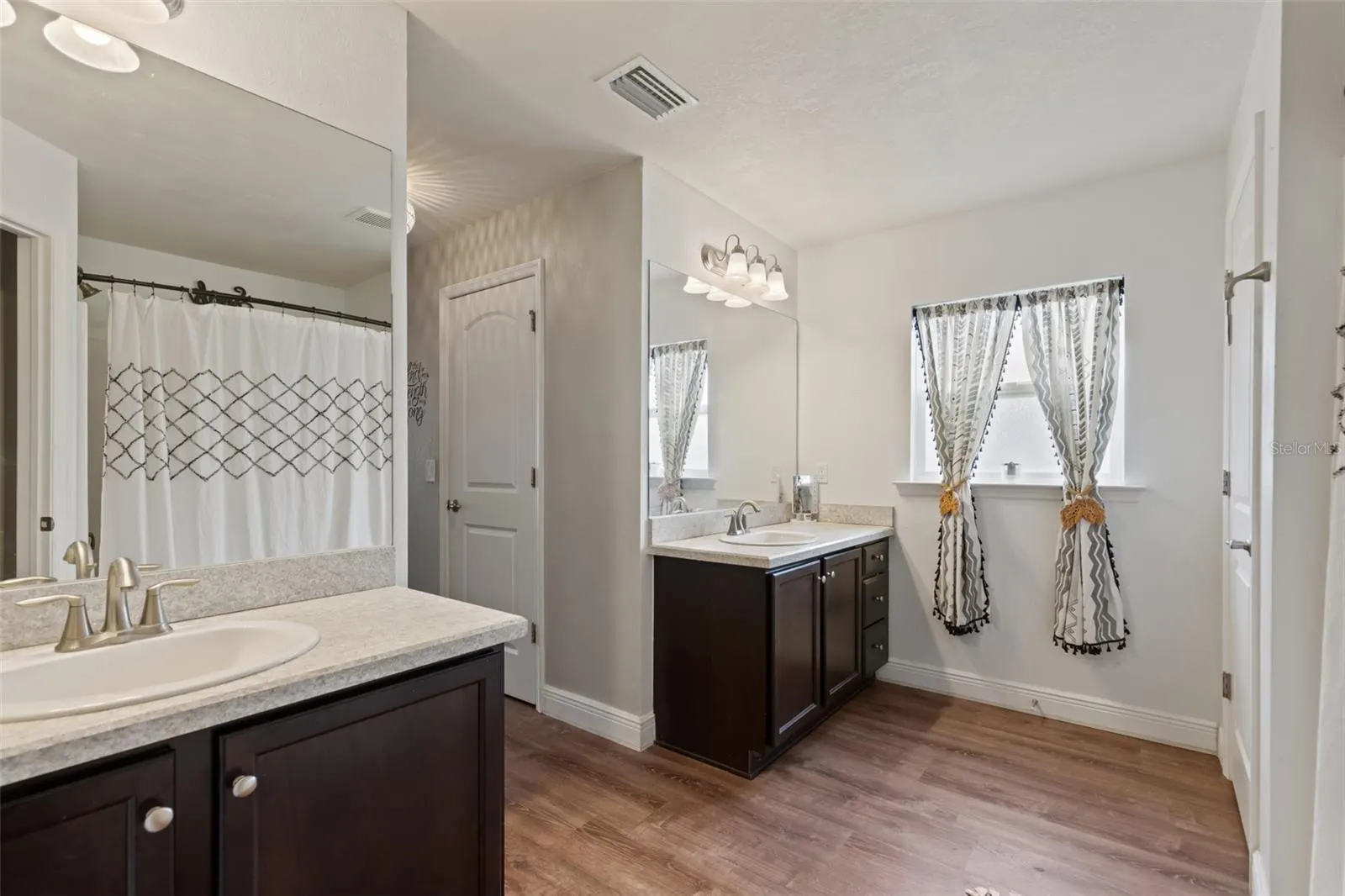 2207 NE 34TH TER