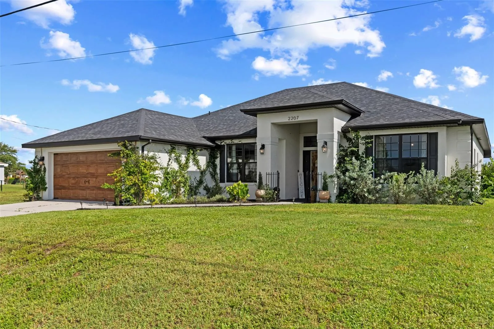 2207 NE 34TH TER