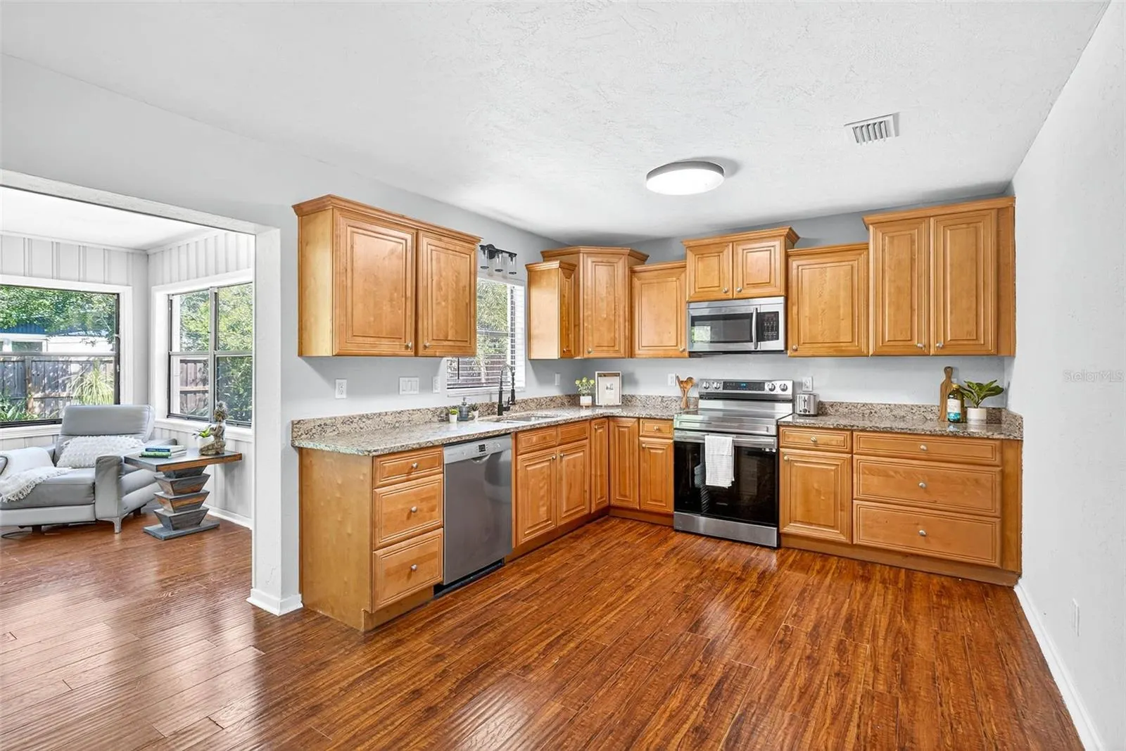 206 FOREST PARK AVE