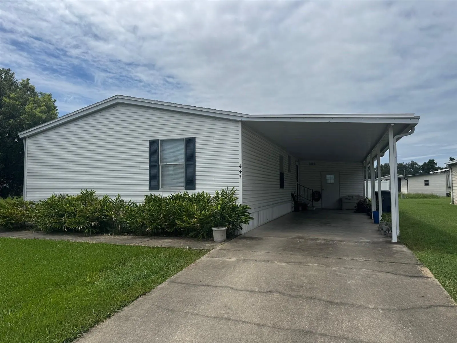 447 OAK RDG W