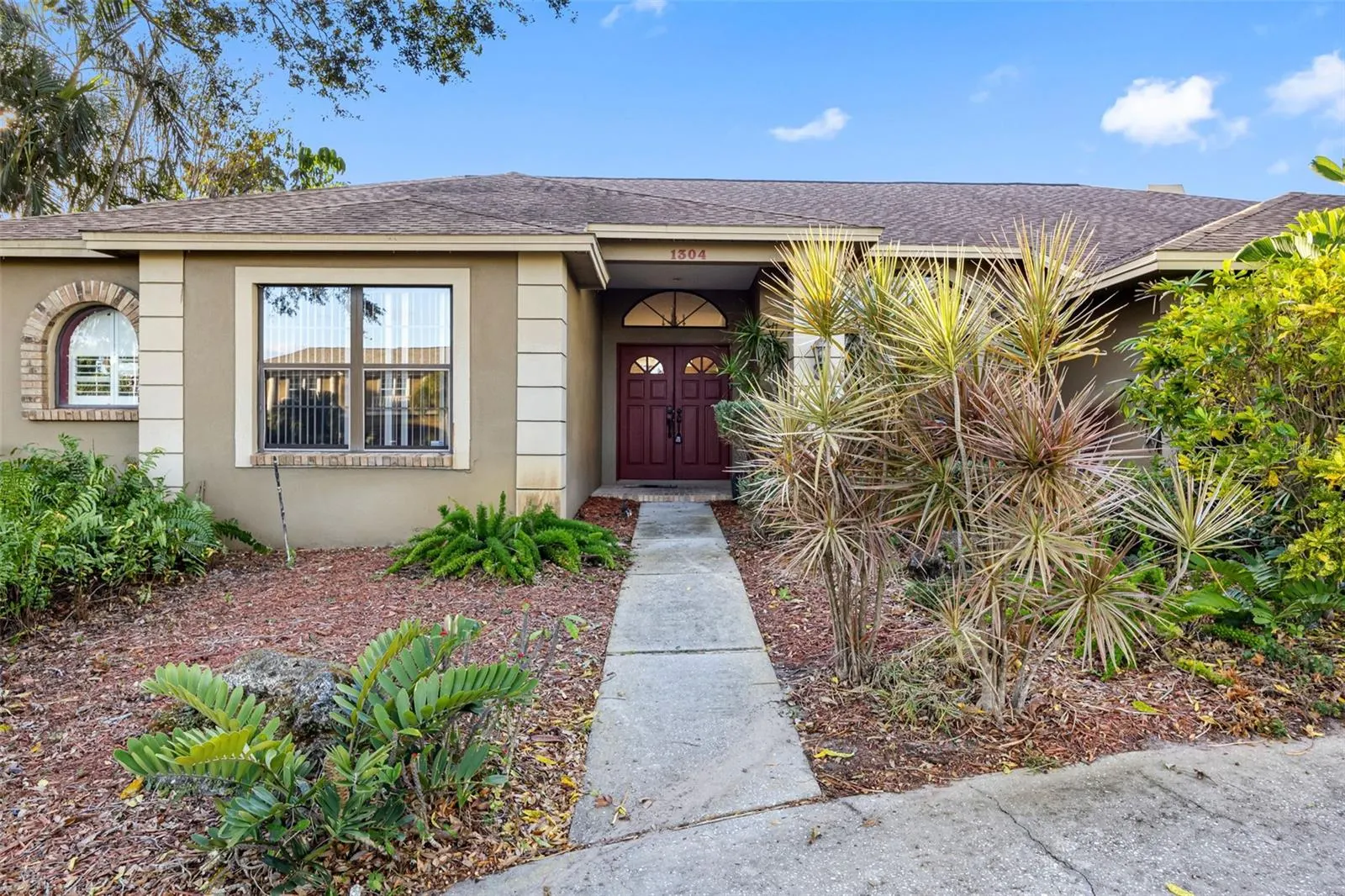 1304 N JASMINE AVE