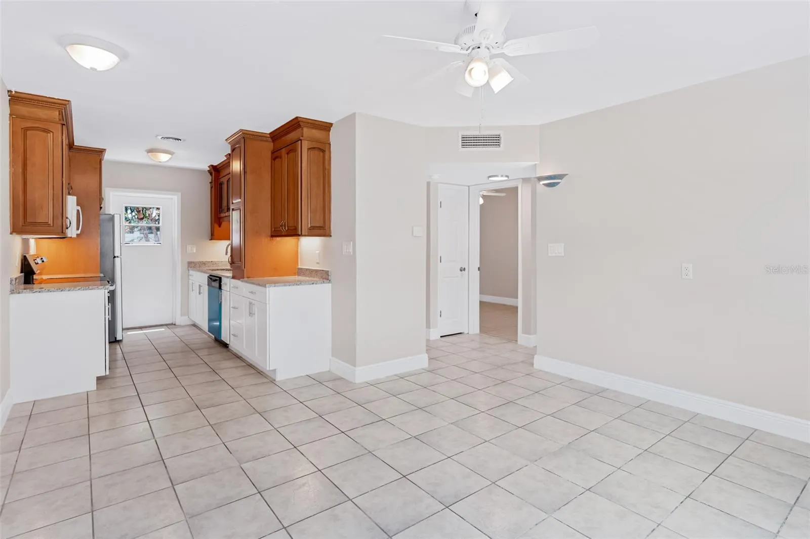 211 20TH AVE #B, #B