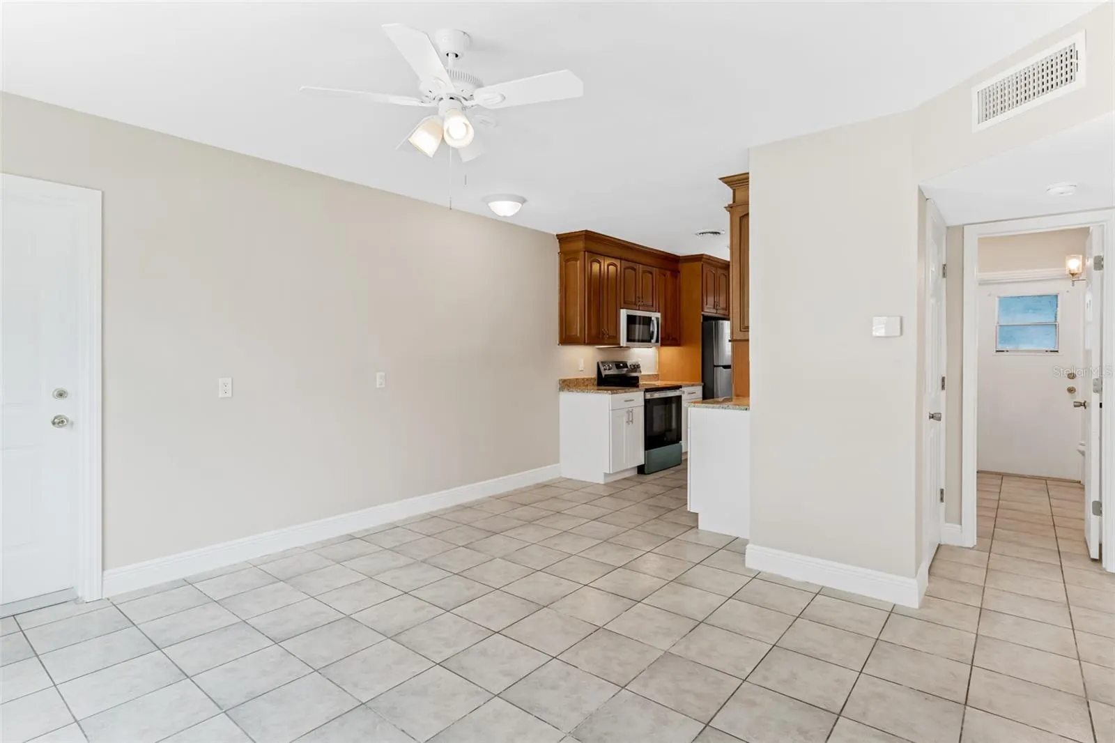 211 20TH AVE #B, #B