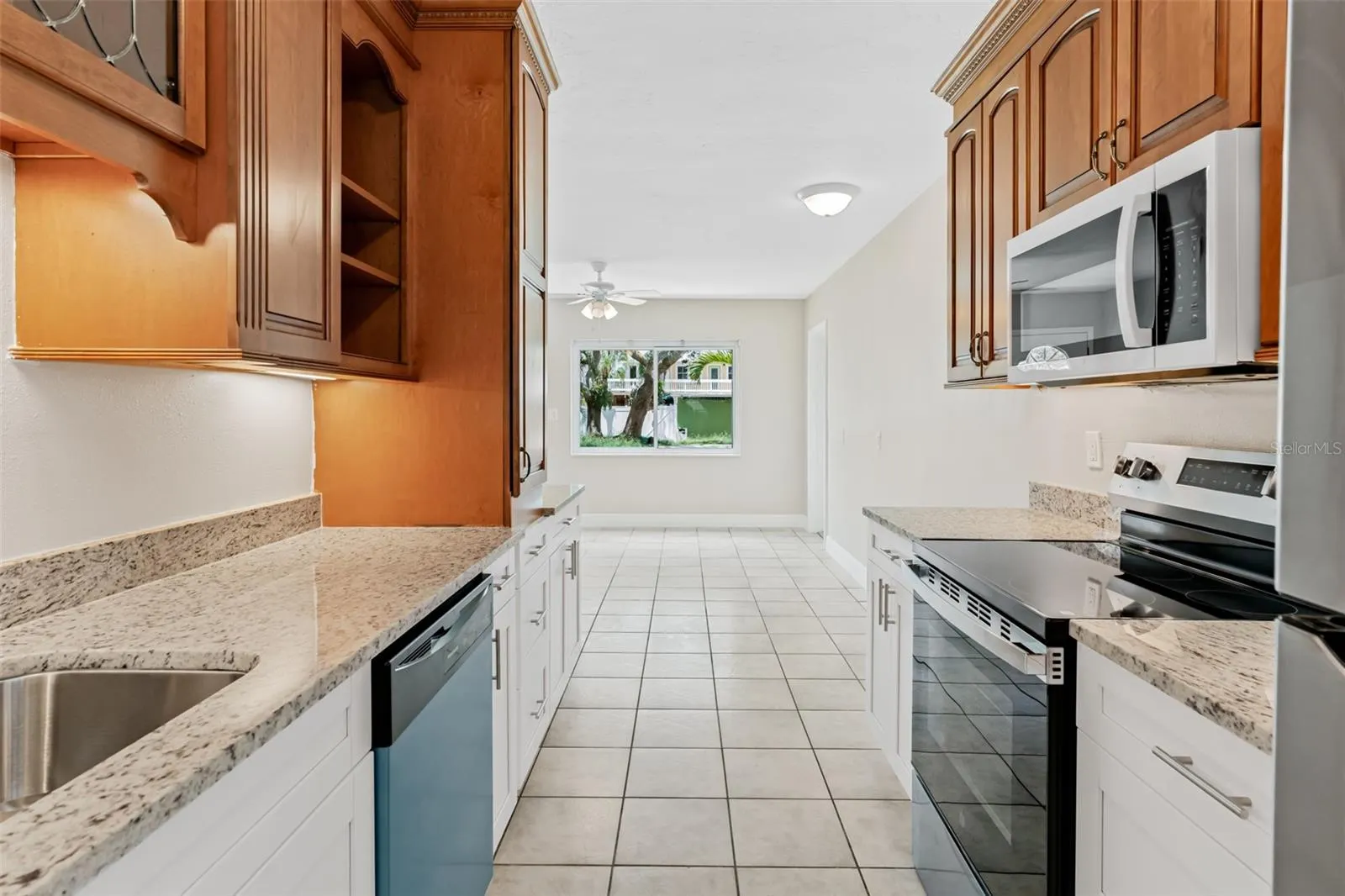 211 20TH AVE #B, #B