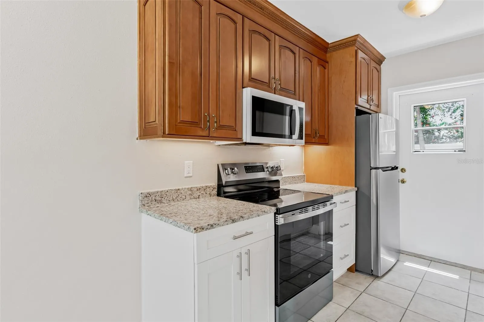 211 20TH AVE #B, #B