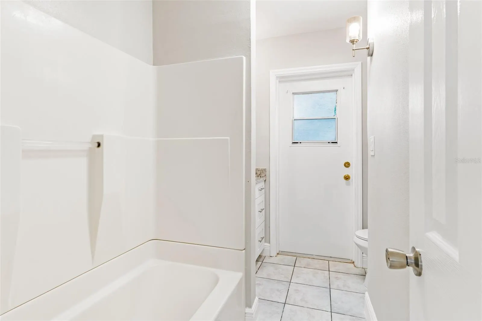 211 20TH AVE #B, #B