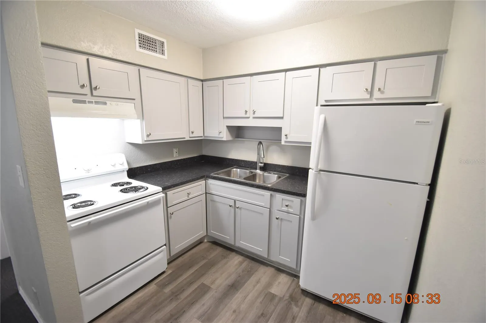 302 DANUBE AVE #6, #6