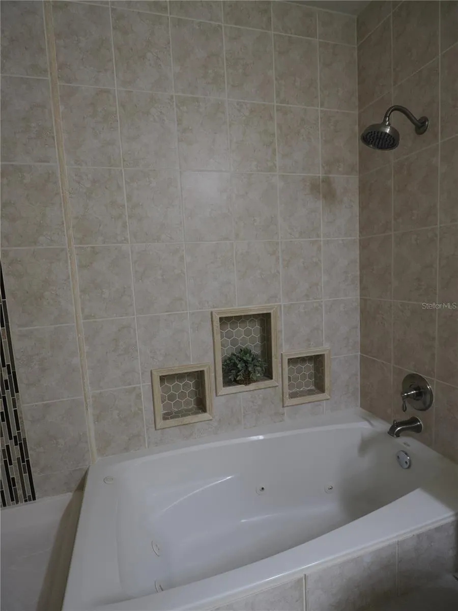 190 WATER OAK WAY