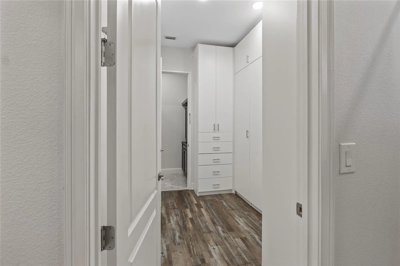 2460 PROMENADE DR