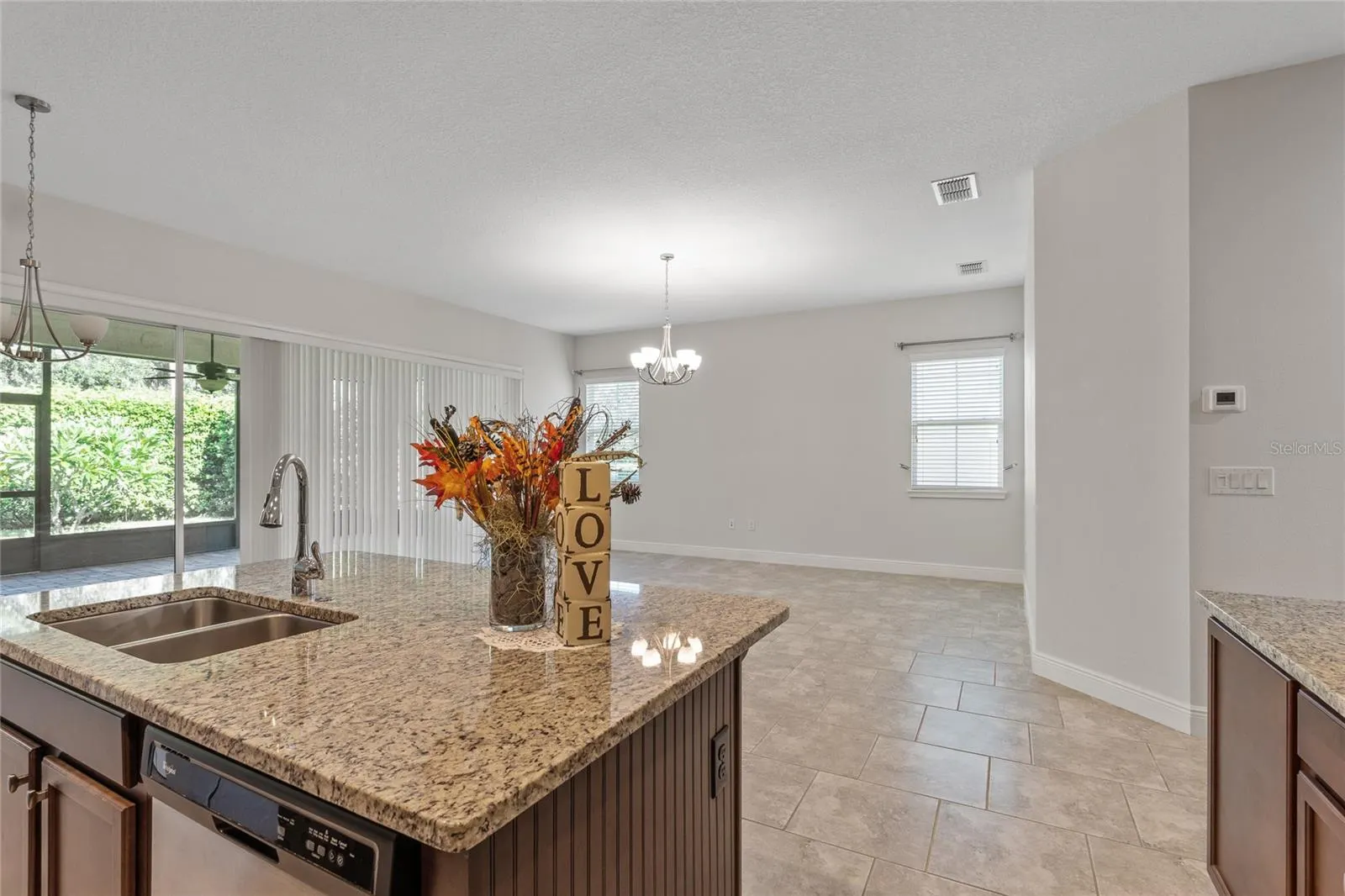 2460 PROMENADE DR