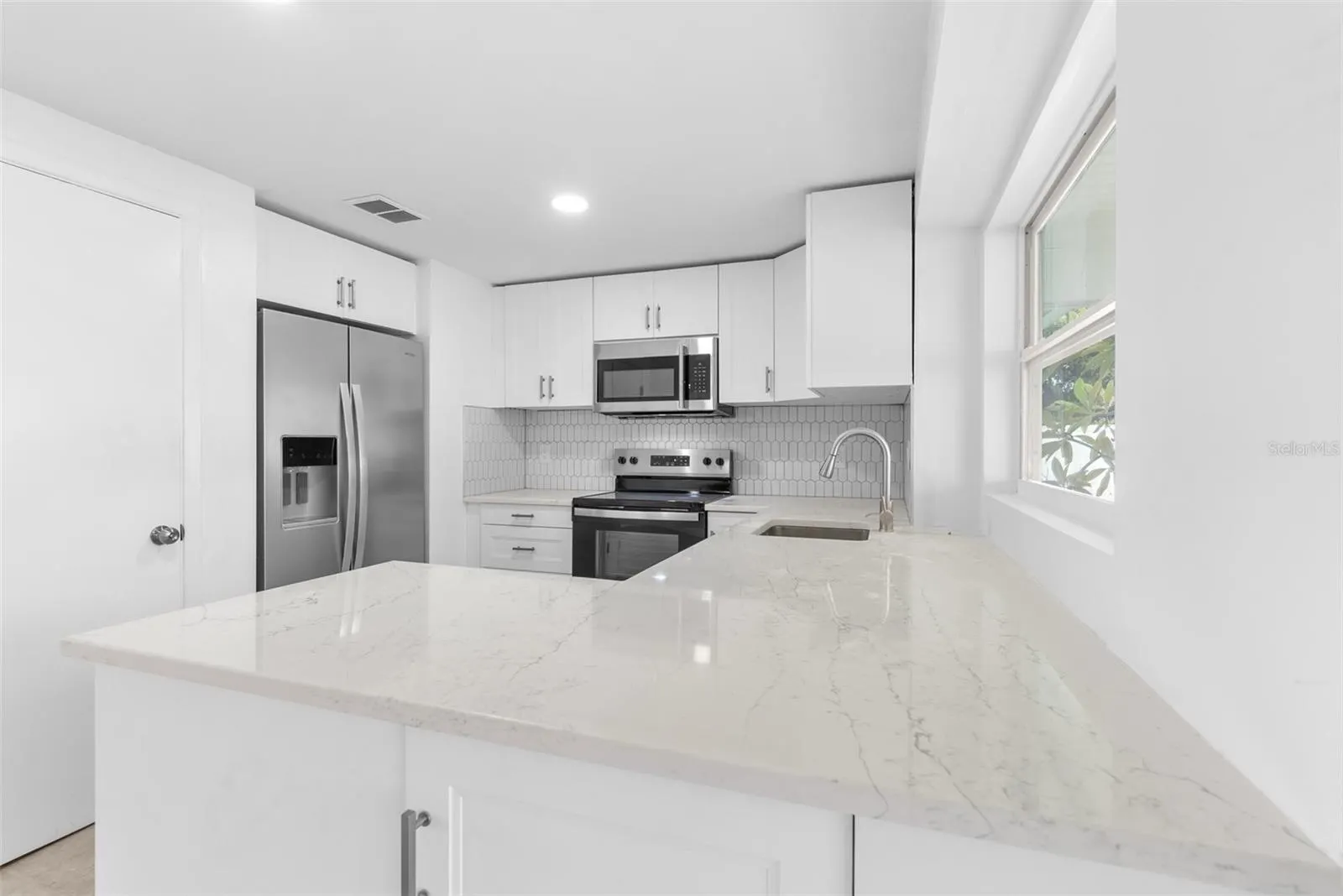 504 RED MANGROVE LN