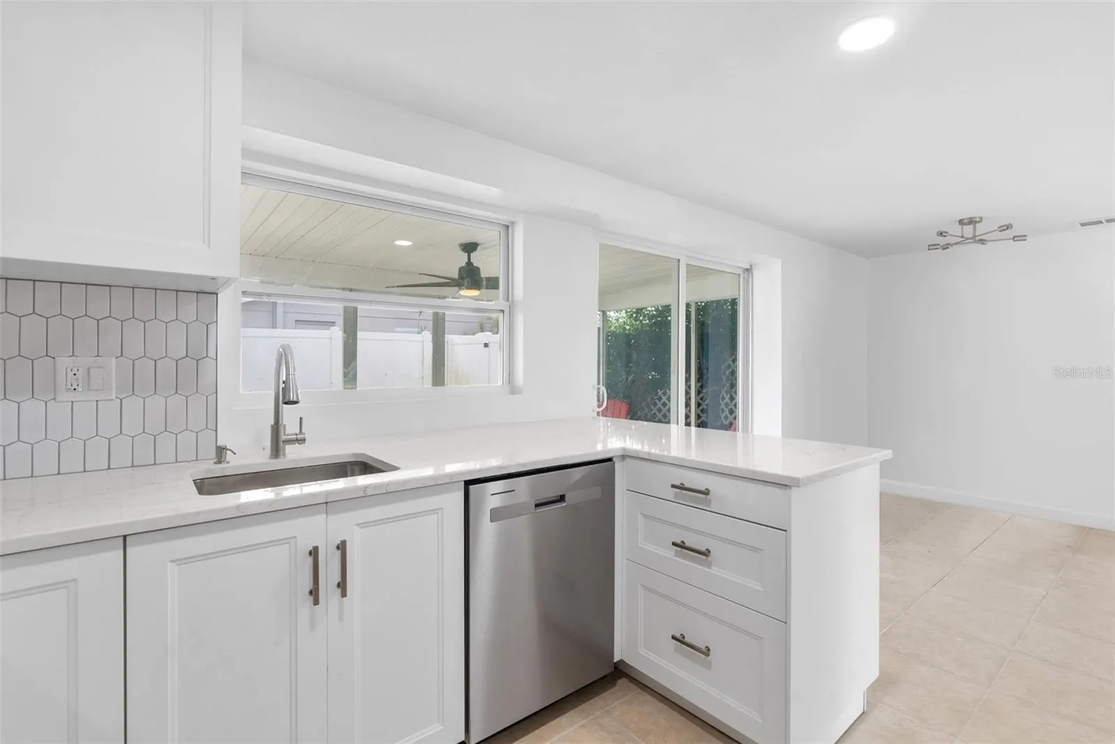 504 RED MANGROVE LN