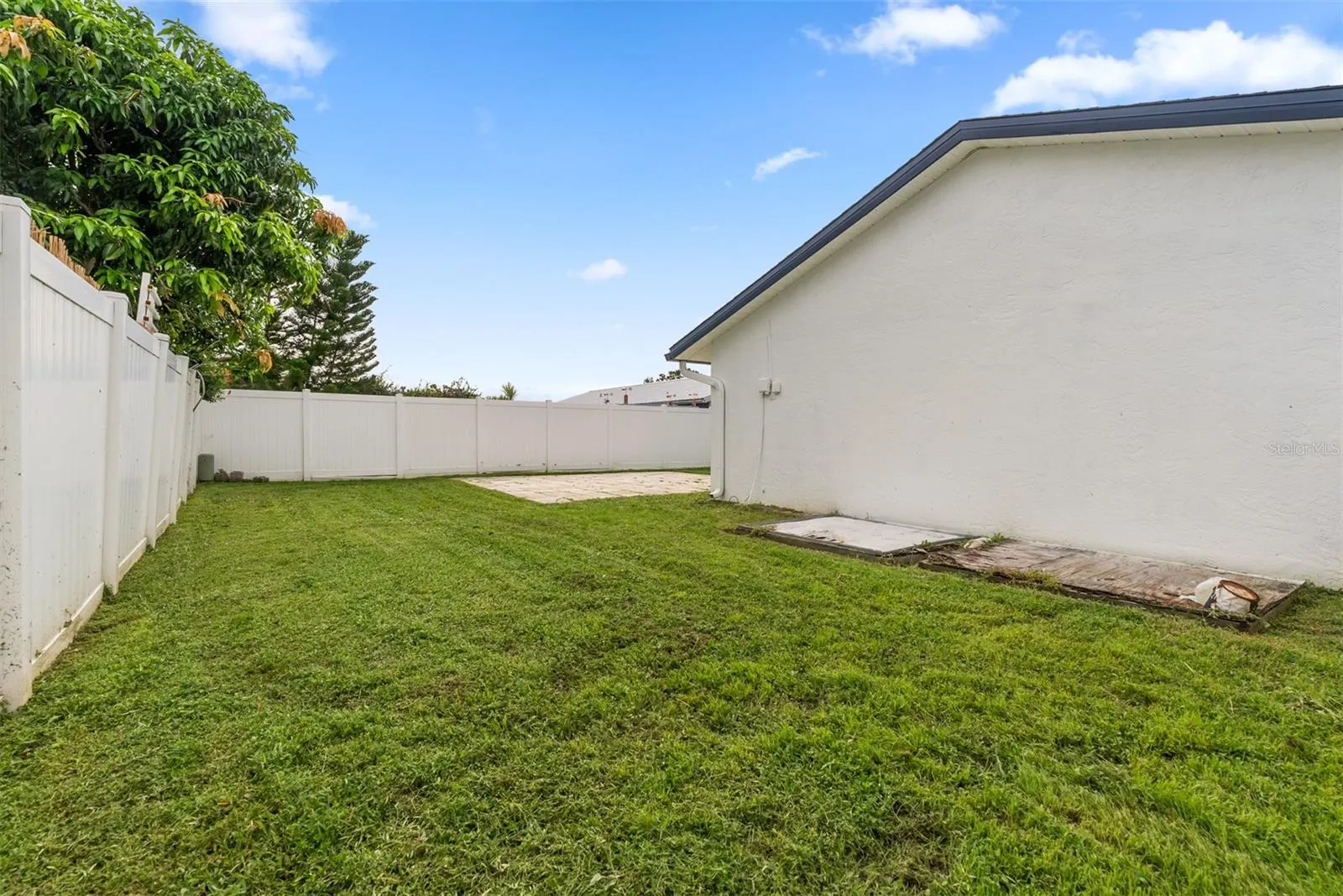 504 RED MANGROVE LN