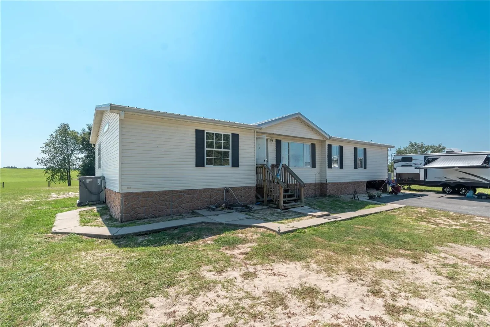 2061 NW 165TH COURT RD