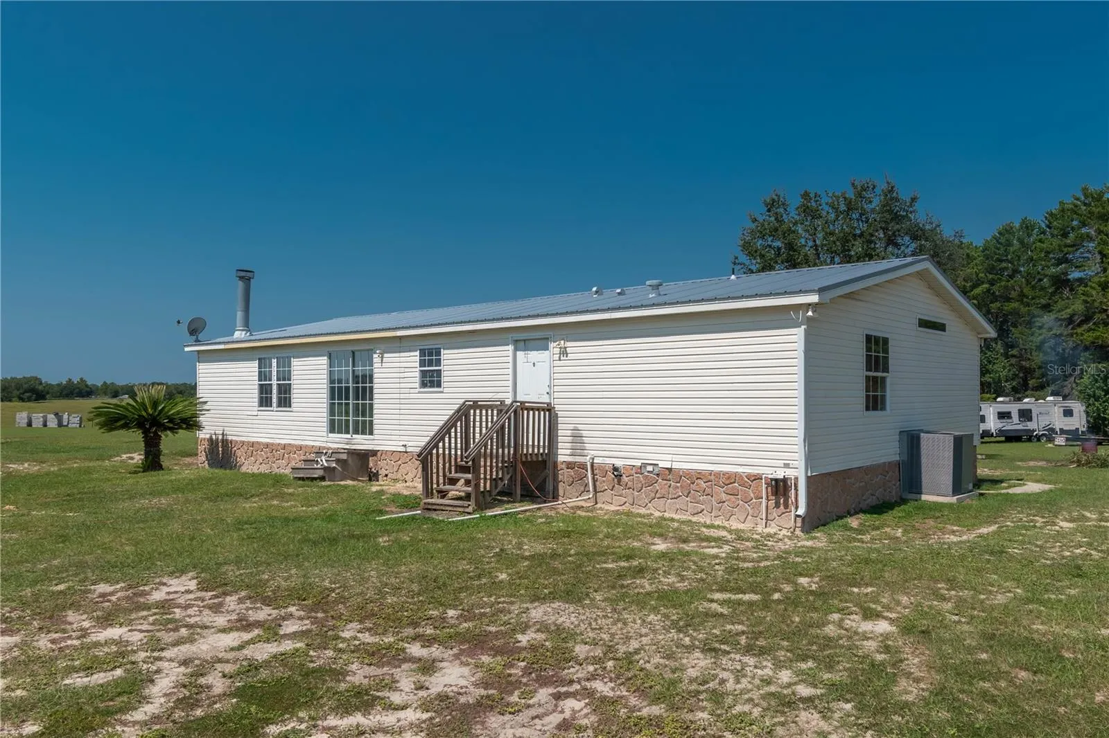 2061 NW 165TH COURT RD