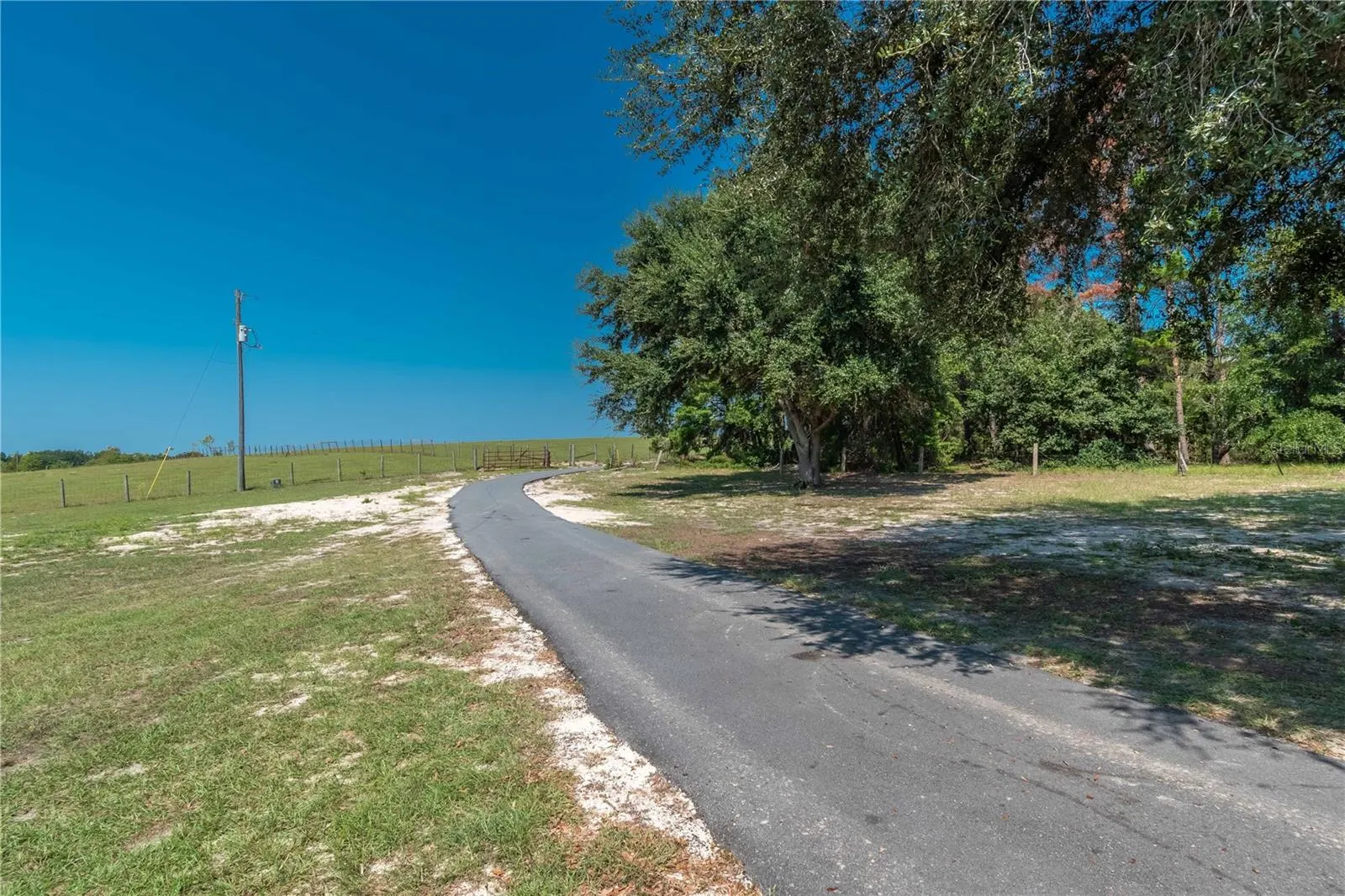 2061 NW 165TH COURT RD