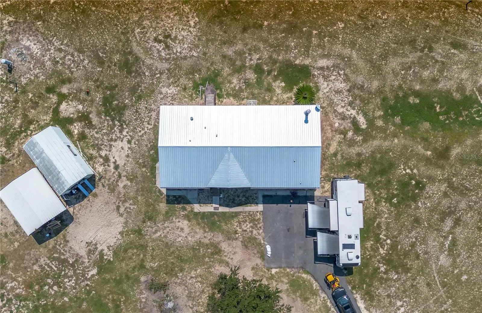 2061 NW 165TH COURT RD