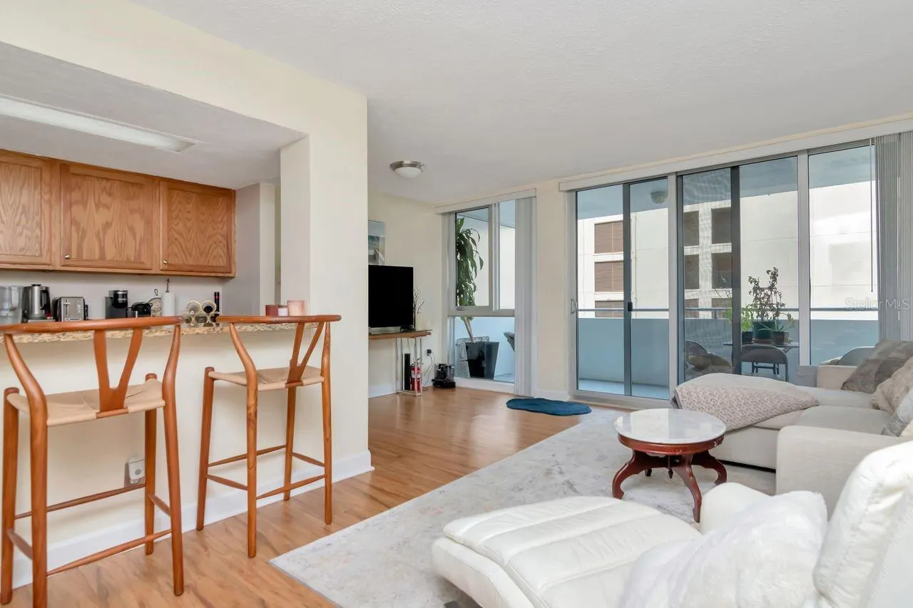 470 3RD ST S #208, #208