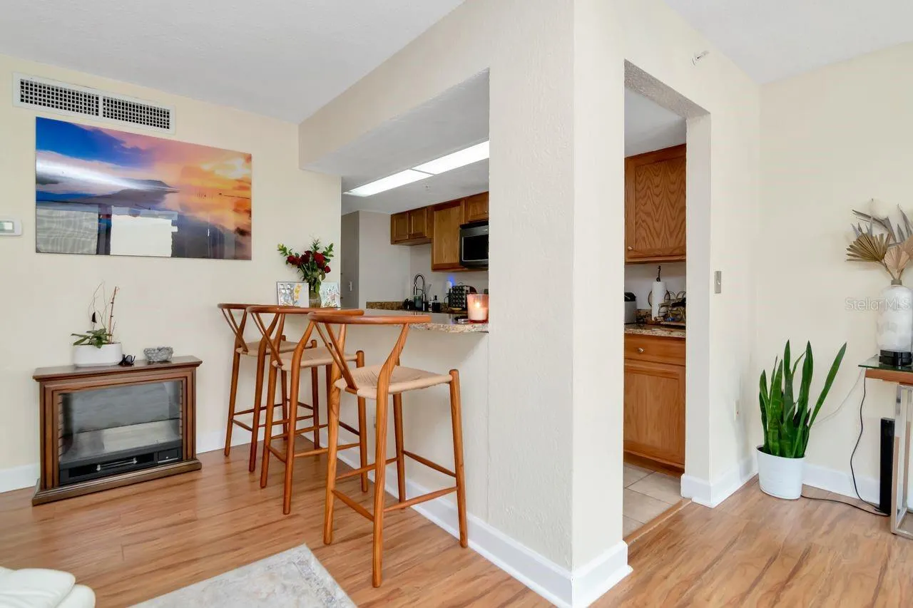 470 3RD ST S #208, #208