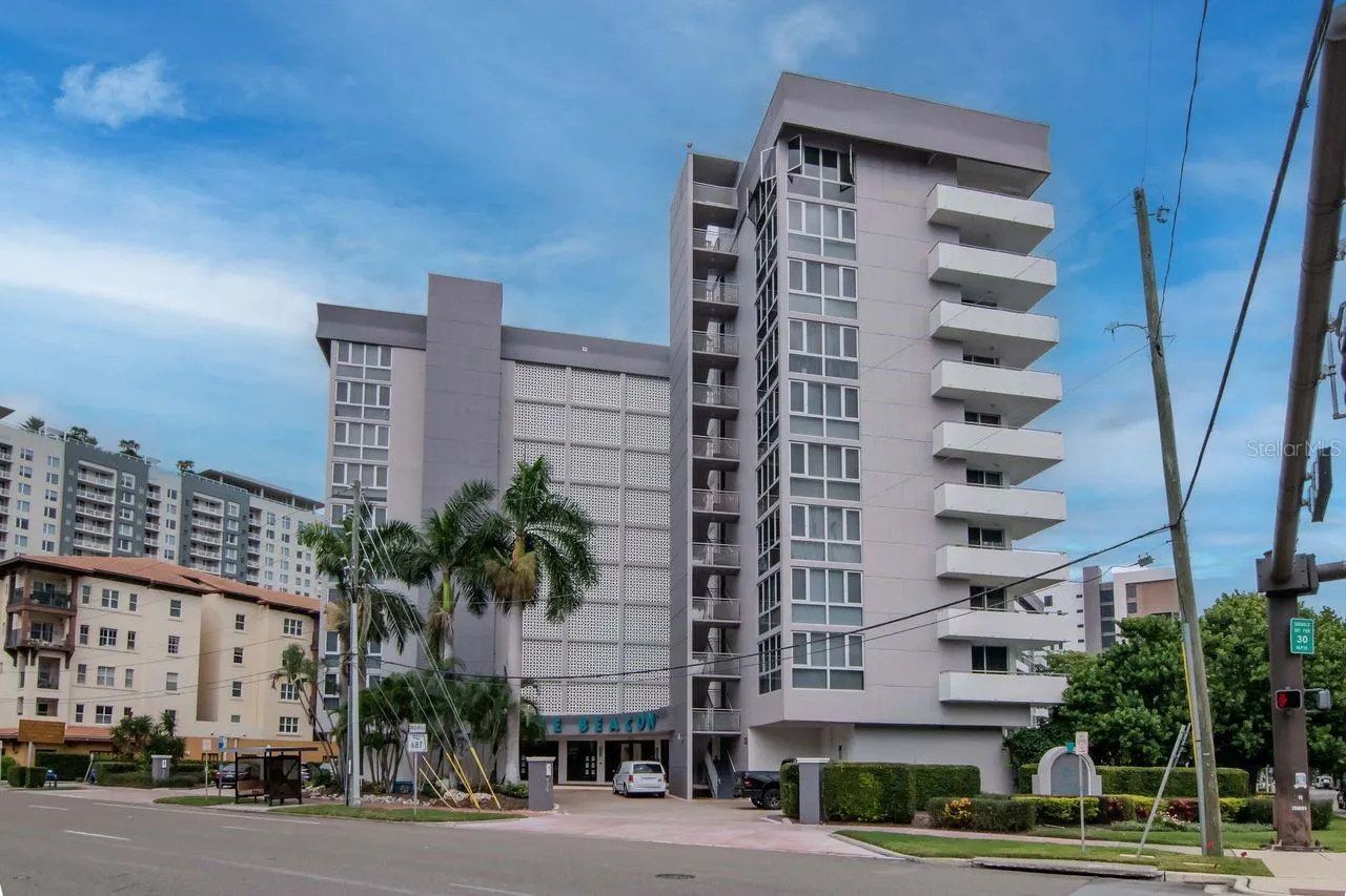 470 3RD ST S #208, #208