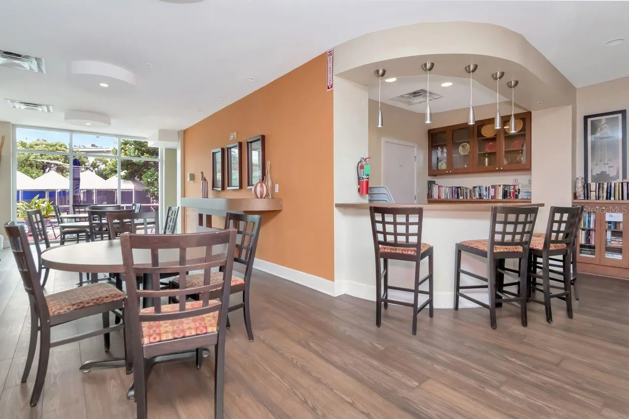 470 3RD ST S #208, #208