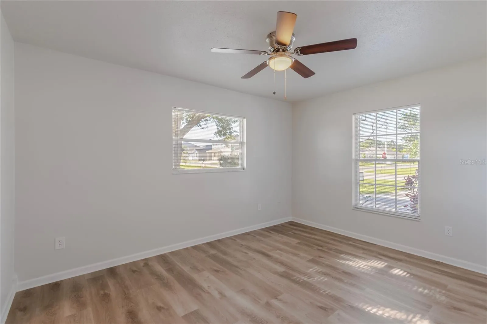 2813 20TH AVE W