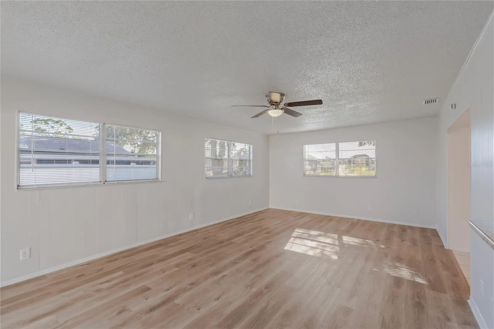 2813 20TH AVE W