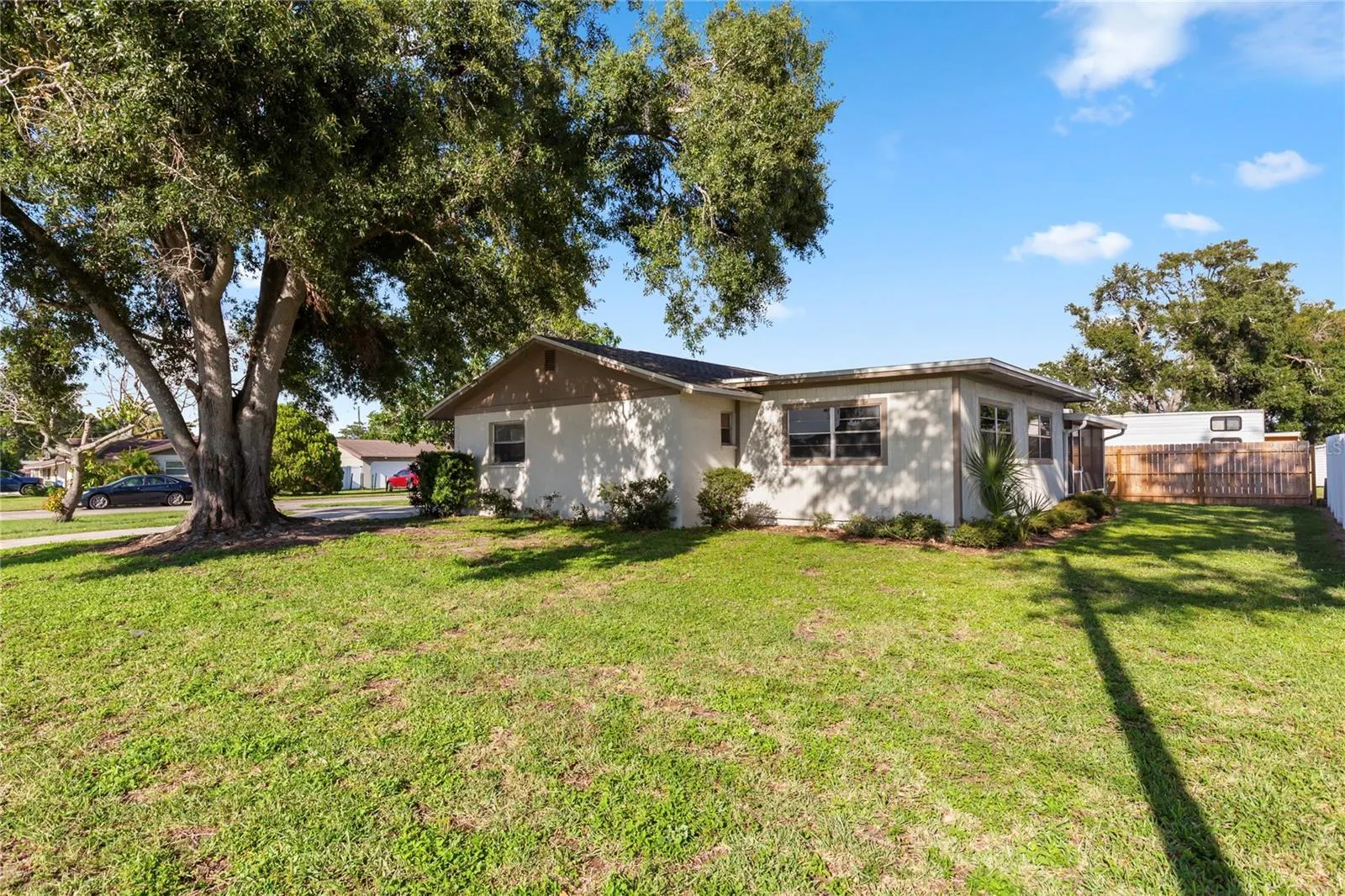 2813 20TH AVE W