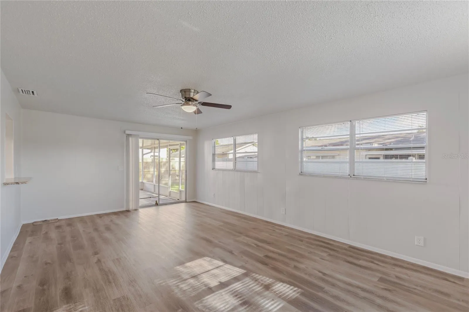 2813 20TH AVE W